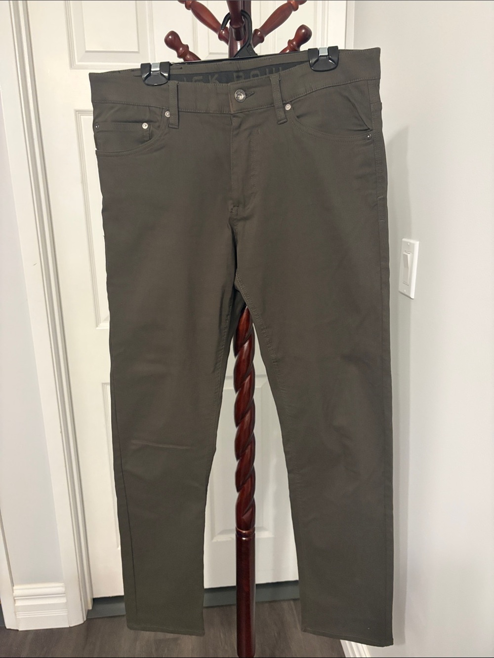 Men's Pants in Olive Green